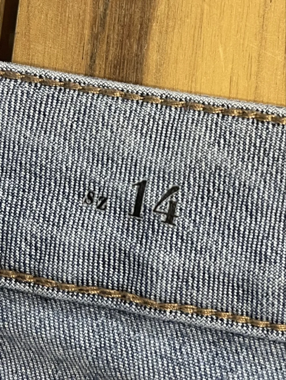 White House Black Market Womens Classic Denim Embroidered Skinny Jeans Size 14 - Picture 5 of 5